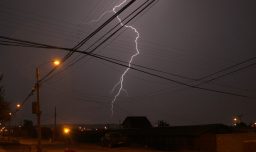 DMC emite aviso por probables tormentas eléctricas en Antofagasta y Atacama: ¿Cuándo será el fenómeno?