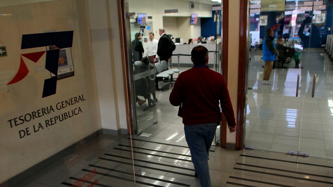 Tesorería refuerza llamado a regularizar deudas del CAE: Ingresos en abril superaron los $8.300 millones