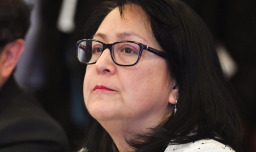 Contraloría defiende millar de viáticos y alto número de licencias médicas: Acusa mezcla “tendenciosa” de información