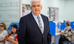 Economista César Oyarzo Mansilla asume como nuevo director de Fonasa: ¿Quién es?