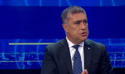 Mario Desbordes, alcalde de Santiago: "Hay un financiamiento importante detrás de los overoles blancos"