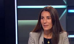 Ministra de Educación defiende proyectos de seguridad escolar y afirma que buscan “contener la crisis” e “impedir que se cometan delitos al interior de los colegios”