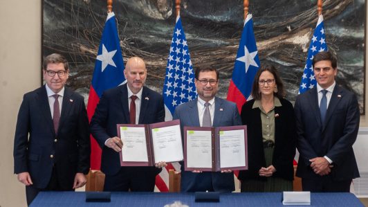 Chile firma acuerdo con Estados Unidos para impulsar inversión en minerales críticos y combatir el crimen organizado