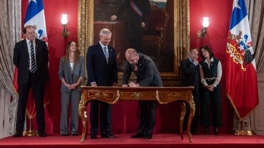 Crecer al 4%, subsidio al empleo de las Pymes y destrabar permisos: Los detalles del Plan de Reconstrucción Nacional