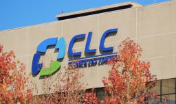 Duro golpe a Clínica Las Condes: CMF suspende cotización en bolsa de sus acciones por tardanza en envío de estados financieros