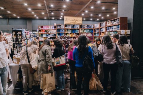 El tejido es tendencia: Expo Teje reunirá a más de 100 expositores en Santiago