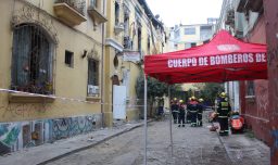 Bomberos confirma hallazgo de cuerpo en casona incendiada en Santiago el pasado 6 de abril