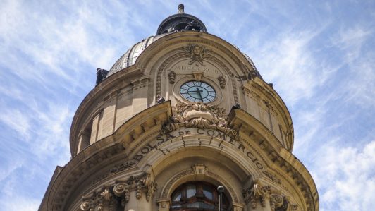 IPSA abre al alza impulsado por el sector minero y posibles negociaciones entre Estados Unidos e Irán