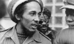 Mechón de cabello de Bob Marley se subasta por más de $30 millones tras ser arrancado en un programa de TV de 1978