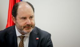 Ministro del Trabajo advierte que aumento del salario mínimo debe ser “acotado” ante la tasa de desempleo