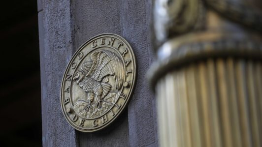 Sondeo del Banco Central prevé una inflación del 4,3% y tasas de interés del 4,5% ante alza del petróleo