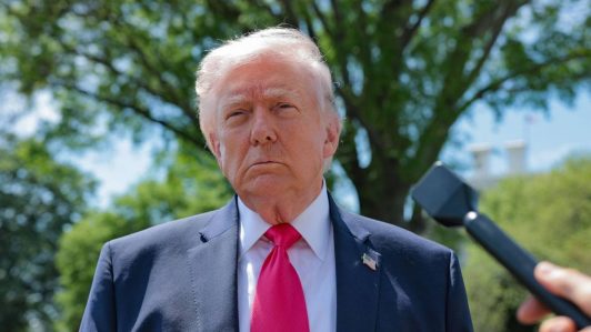 Trump asegura que Irán suspendió ejecución de ocho mujeres tras su petición y vincula medida a negociaciones de paz