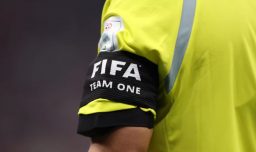 La FIFA confirmó los 52 árbitros principales y sus asistentes para el Mundial 2026: Hay chilenos en el listado