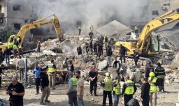 Irán interrumpe tránsito de petroleros por el estrecho de Ormuz tras ataques israelíes contra el Líbano, según medios iraníes