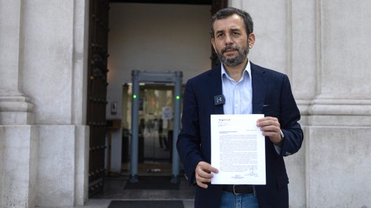 Movilh entrega carta al presidente Kast para expresar preocupación por señales "contrarias a los derechos LGBTIQ+"