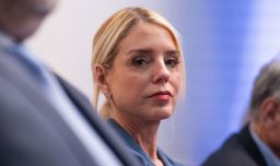 Estados Unidos: Donald Trump destituyó a Pam Bondi de su cargo como fiscal general