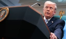 Trump afirma que "estamos en medio de intensas negociaciones" sobre la guerra con Irán