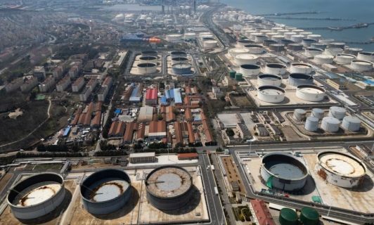 El precio del petróleo se dispara tras la amenaza de Trump de bloquear el Estrecho de Ormuz