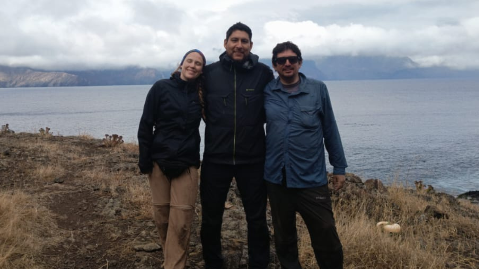 Las y los investigadores del proyecto Cadenas, Valentina Reyes-Wagner, Sergio León Ríos y Andrei Maksymowicz./U. de Chile