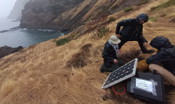 Proyecto de la Universidad de Chile instaló la primera red de sensores sísmicos en la isla Robinson Crusoe
