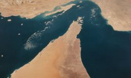 Irán desmiente a Centcom y niega presencia de destructores estadounidenses en el estrecho de Ormuz