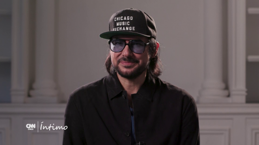 Beto Cuevas recuerda la muerte de Andrés Bobe: “Nunca había visto un cuerpo sin vida y la primera vez que vi uno fue el de mi amigo”